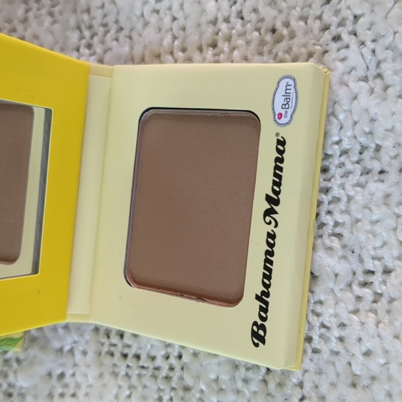 theBalm Bahama Mama Bronzer, Shadow, & Contour, 3g/0.11oz - Picture 6 of 9